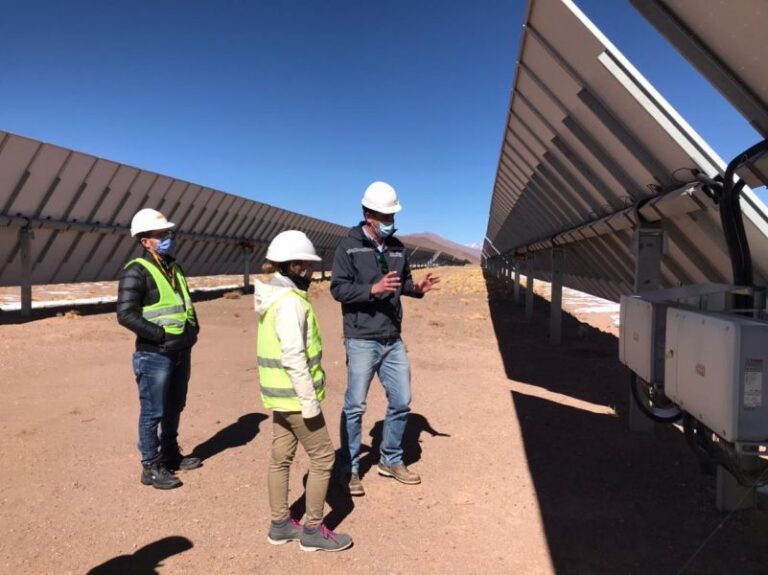 76466-la-secretaria-de-mineria-y-energia-visito-la-planta-fotovoltaica-la-puna-y-altiplano