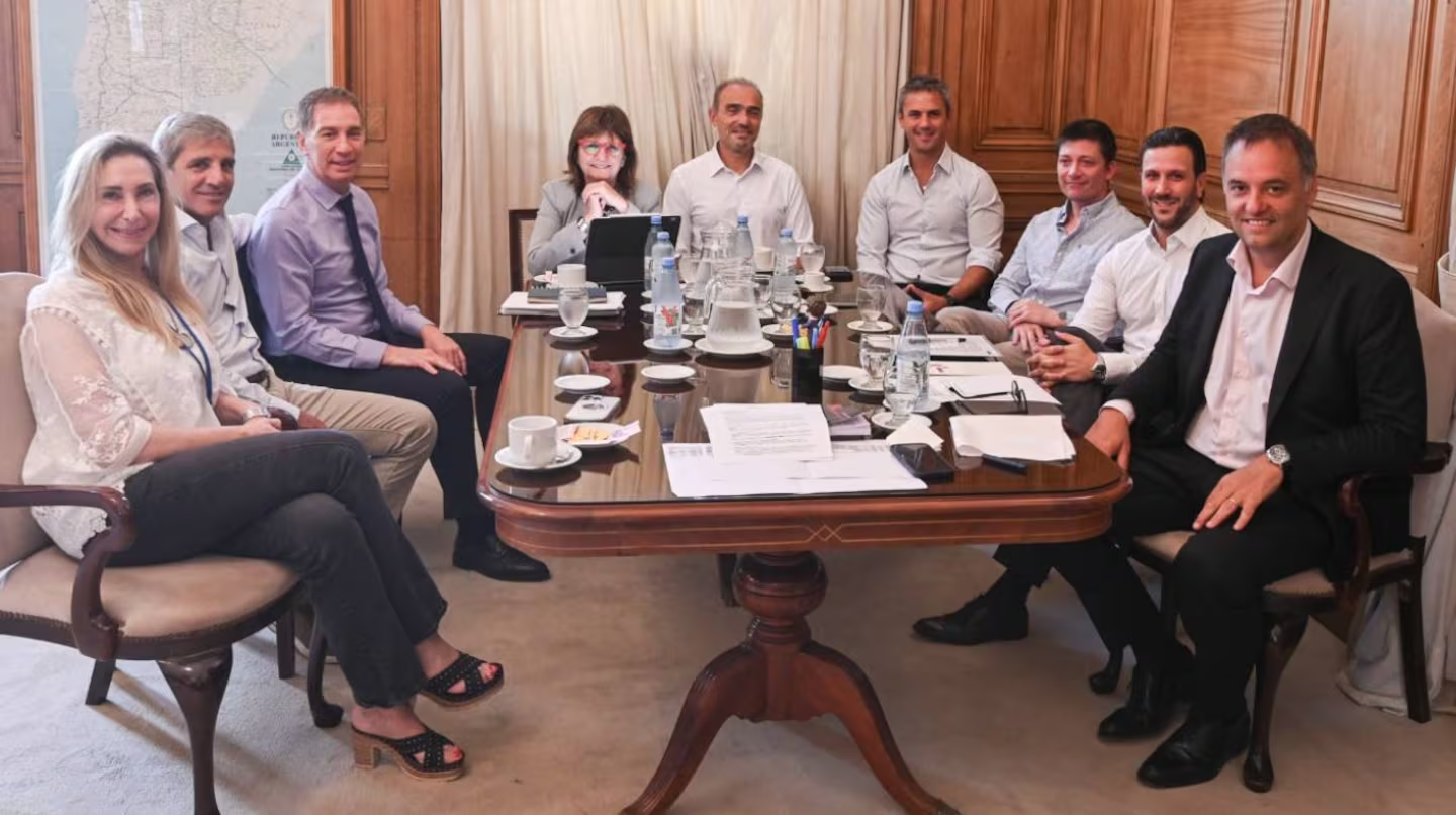 el-gobierno-convoco-para-este-martes-a-las-11-a-una-nueva-reunion-de-la-mesa-politica-en-la-casa-ros