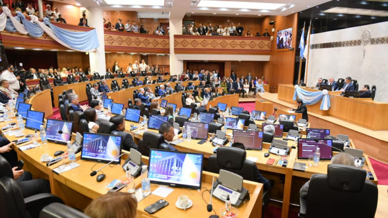 apertura-de-sesiones-legislativas-tucuman-2MJQ4YYYIJAFDPZMFDO6OKI3ME