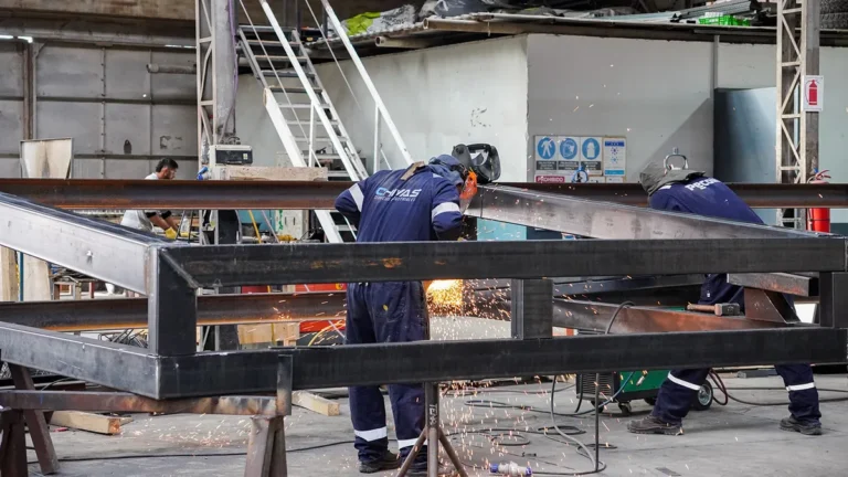 epc-construcciones-industria-soldadores-polo-industrial-2